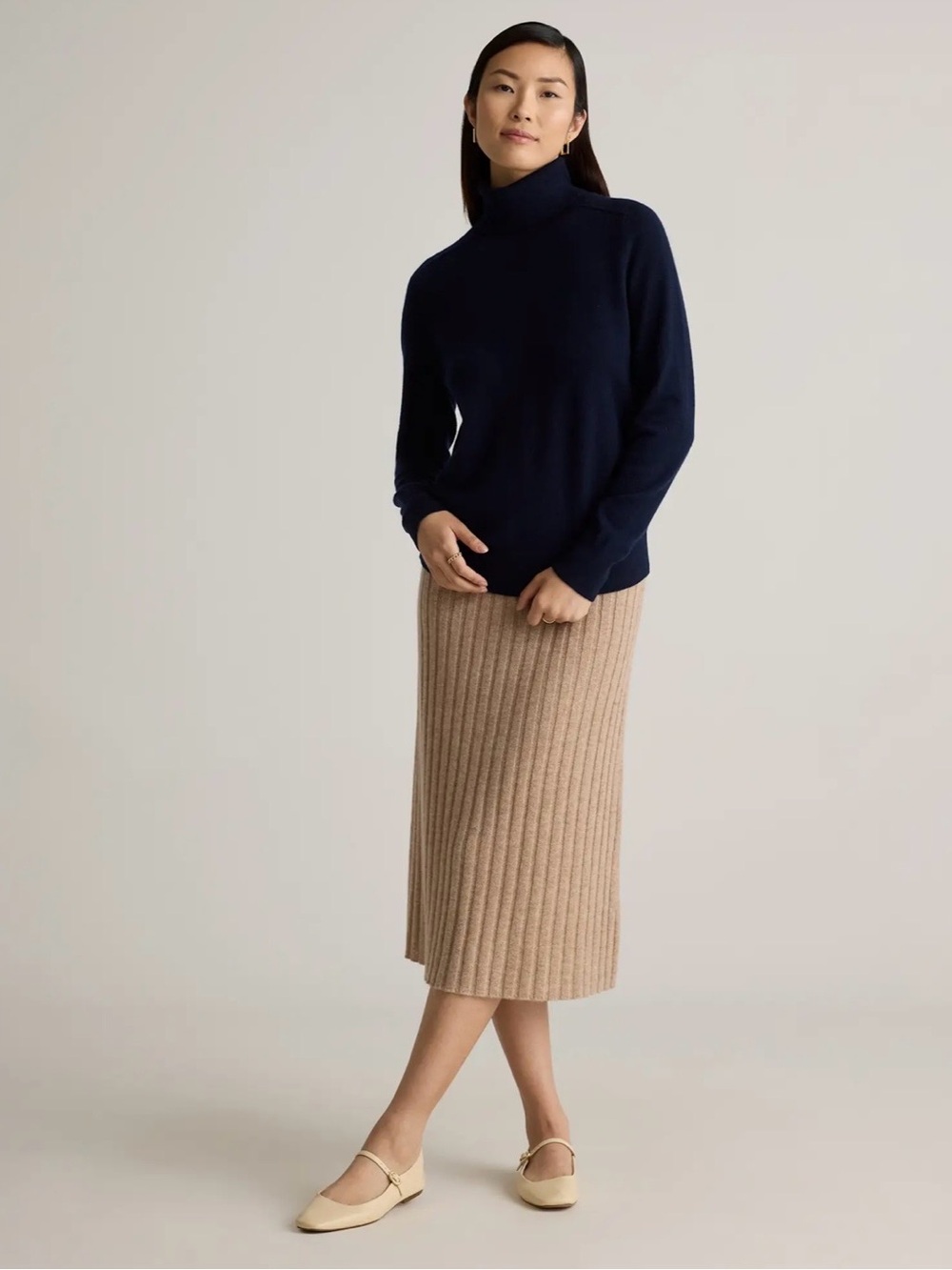 Quince - 100% Mongolian Cashmere - Navy Turtleneck Sweater – Super Soft - Picture 4 of 13